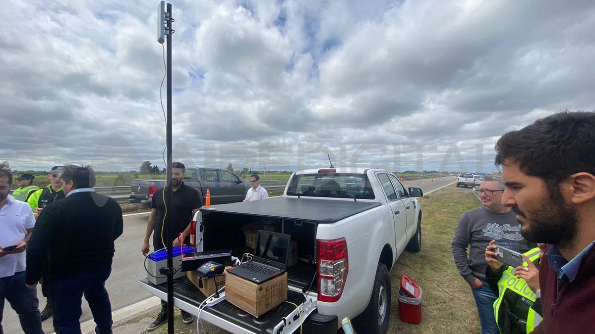 Jatón resaltó la incorporación de tecnología para facilitar la tarea de los agentes de tránsito.