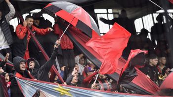 Tres hinchas de Colón no podrán ingresar al estadio por dos años