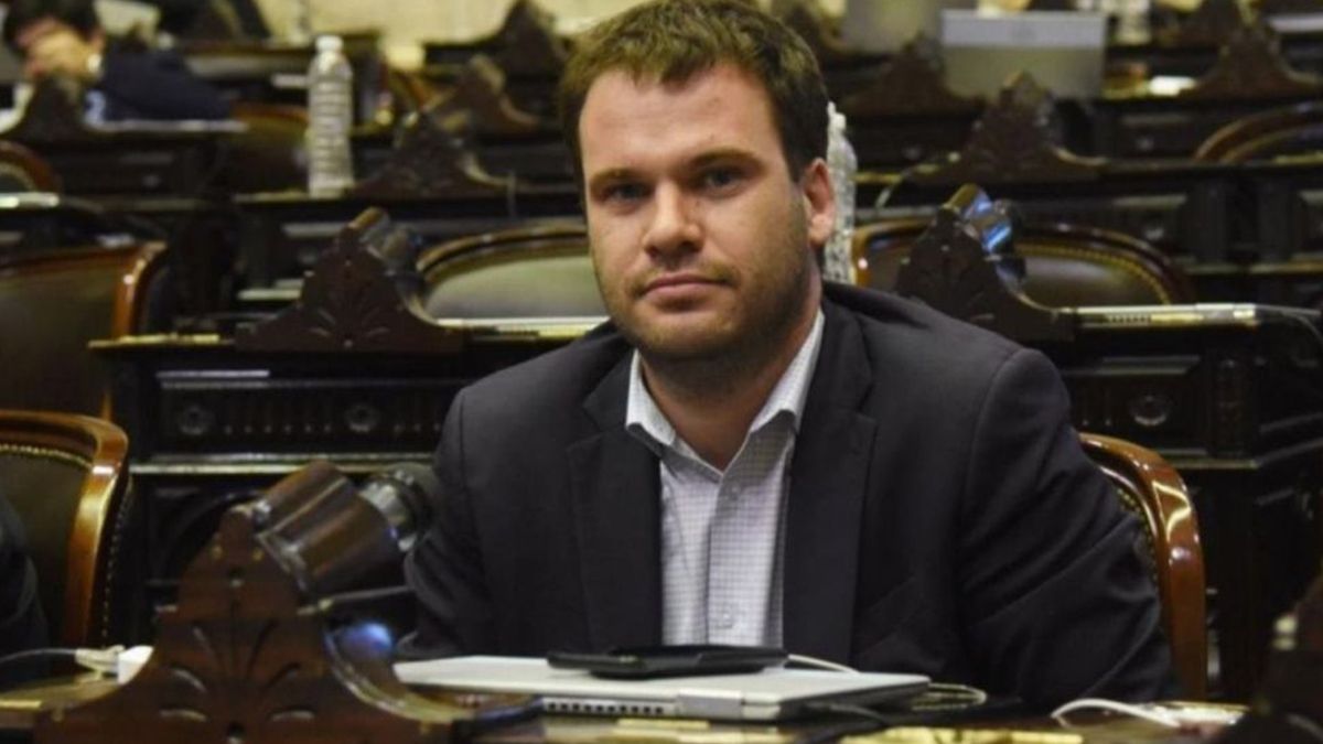 López publicó un hilo en su cuenta de Twitter, en el que rechazó el contenido de esa misiva al manifestar que: "Mantengo mis diferencias internas en el ámbito democrático". López publicó un hilo en su cuenta de Twitter, en el que rechazó el contenido de esa misiva al manifestar que: "Mantengo mis diferencias internas en el ámbito democrático".