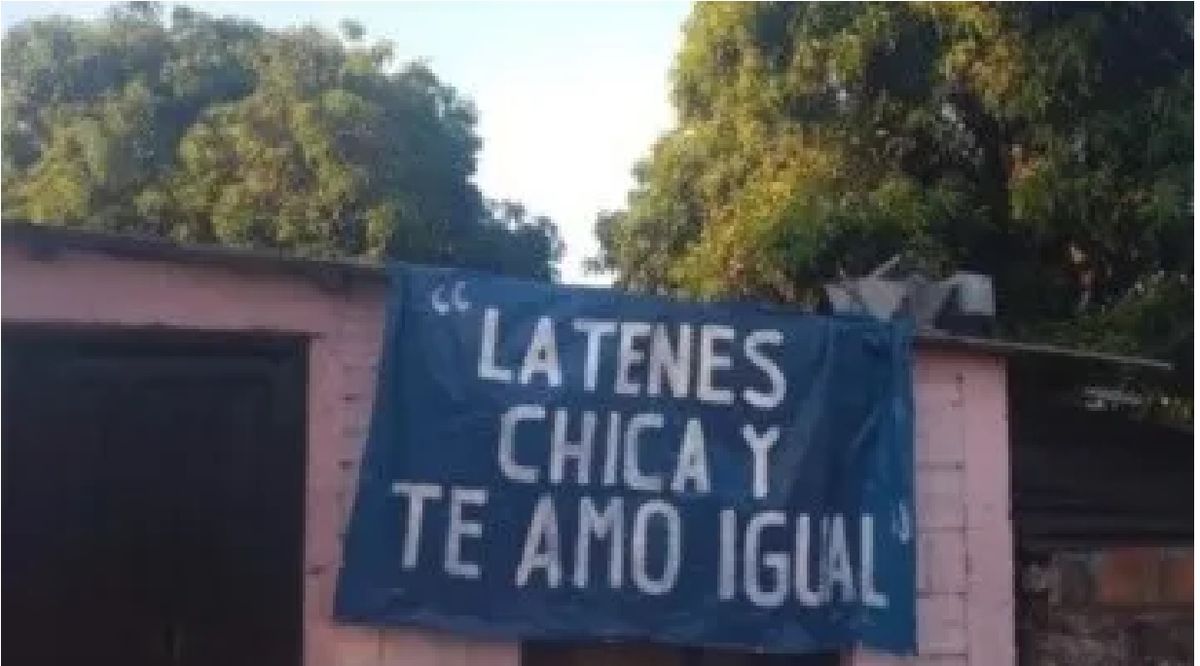 La tenés chica y te amo igual: el pasacalle que conmocionó a un barrio en San Valentín
