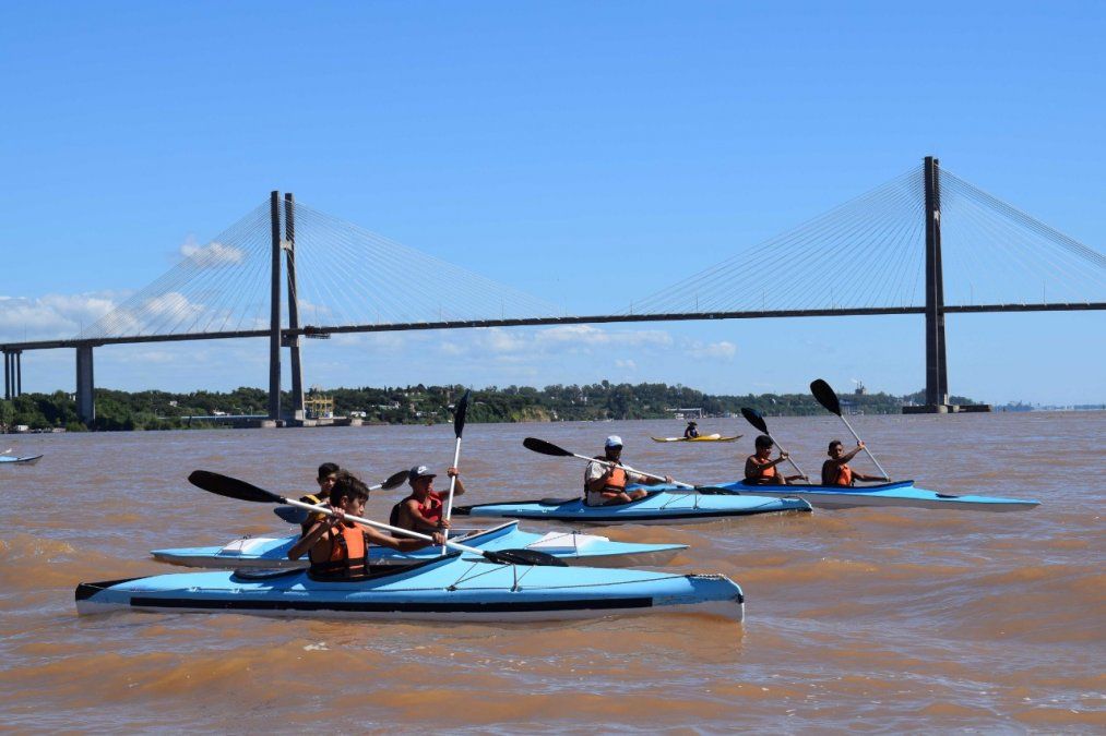 Proponen que Rosario tenga un sistema de kayaks de uso público.