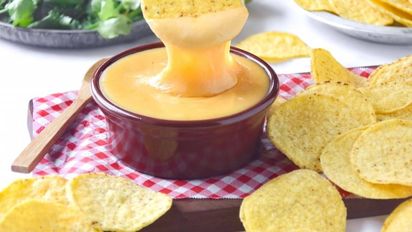 Salsa de queso cheddar casera: receta fácil y deliciosa