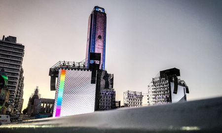 Con el escenario ya montado y todos los preparativos ultimados, Rosario vive las horas previas a una fiesta única. Con el escenario ya montado y todos los preparativos ultimados, Rosario vive las horas previas a una fiesta única.