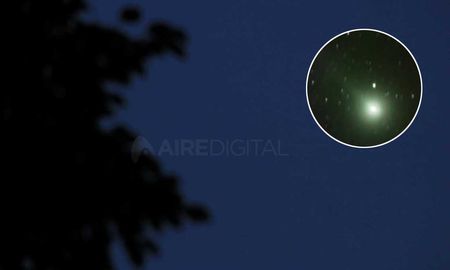 El cometa Lemmon se puede ver desde Santa Fe hacia el oeste, al anochecer. El cometa Lemmon se puede ver desde Santa Fe hacia el oeste, al anochecer.