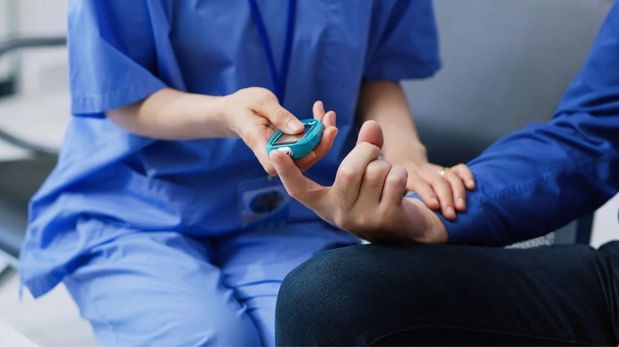El Dr. Mariano Bessi del equipo de Prevención Salud de SanCor Seguros, explica la importancia de los controles a tiempo contra la Diabetes.