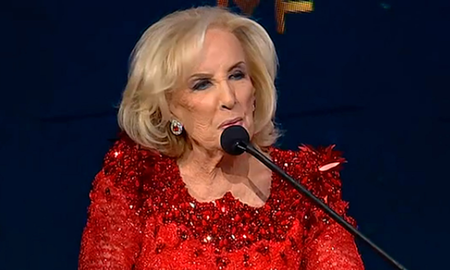 Tras la gala de los Martín Fierro, Mirtha Legrand dio positivo de coronavirus: Estoy asintomática y me siento muy bien Tras la gala de los Martín Fierro, Mirtha Legrand dio positivo de coronavirus: Estoy asintomática y me siento muy bien