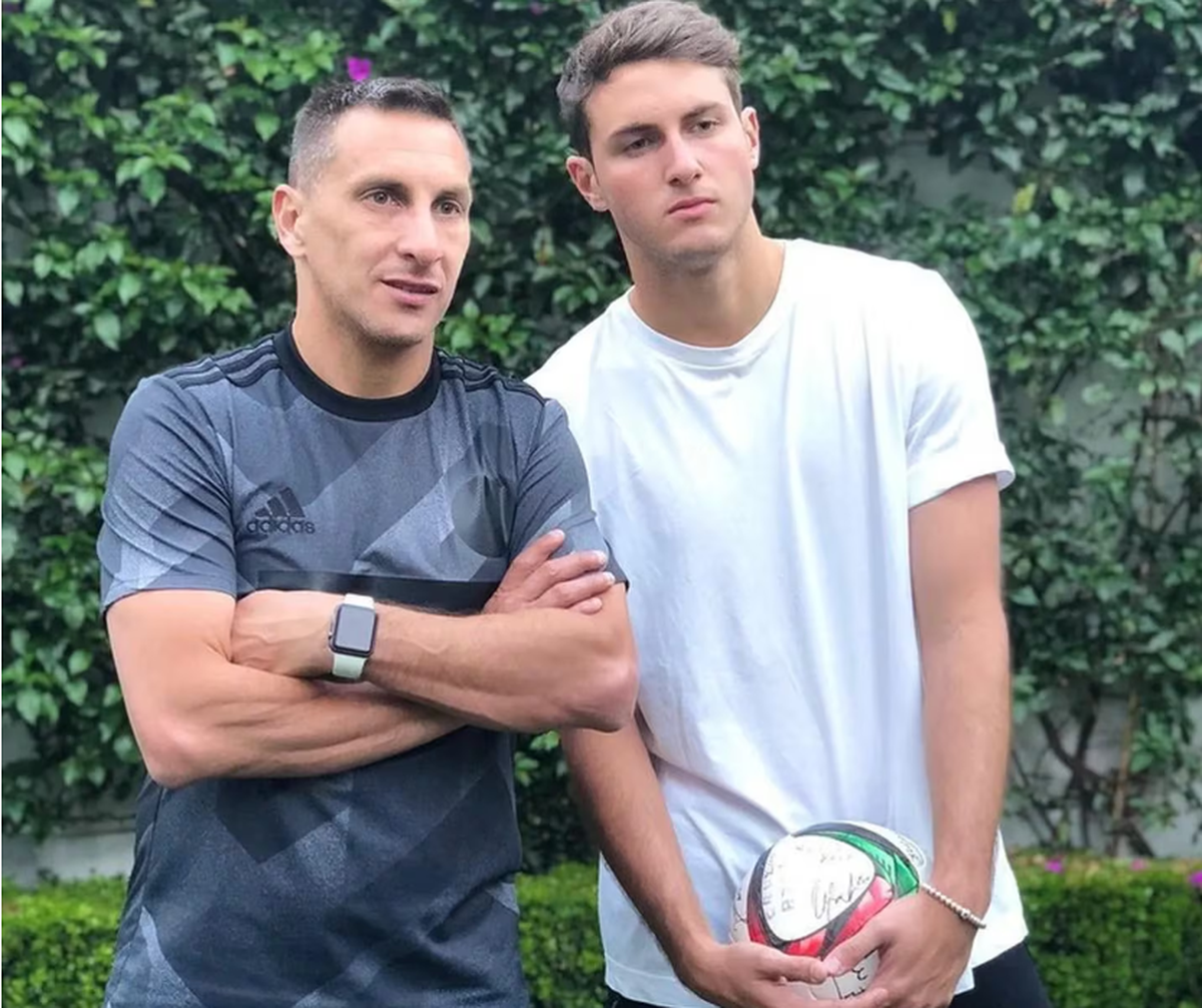 Chaco Giménez junto a su hijo Santiago. Chaco Giménez junto a su hijo Santiago.