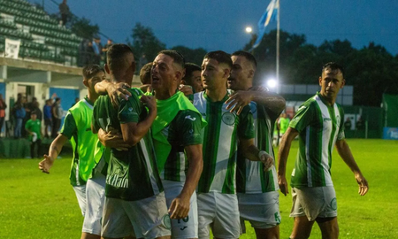 En una polémica final, Camioneros le ganó a Altos Hornos Zala y ascendió al Federal A. En una polémica final, Camioneros le ganó a Altos Hornos Zala y ascendió al Federal A.