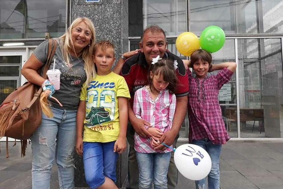 Son de Córdoba y adoptaron a tres hermanos en Ucrania