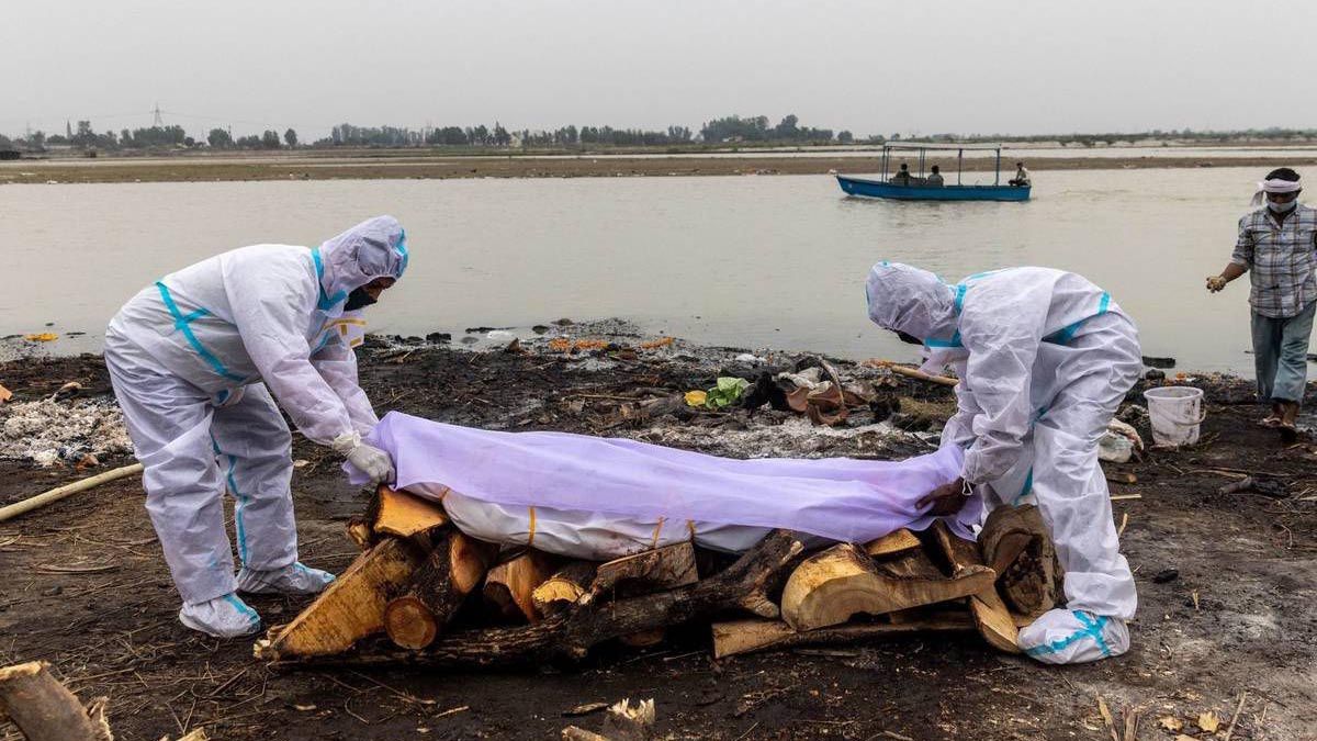 Las autoridades dijeron que hasta el momento se desconoce de qué fallecieron estas personas.
