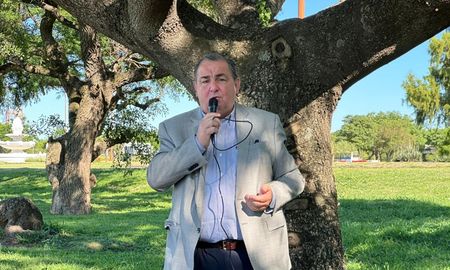 Juan Pablo Poletti confirmó que estudian judicializar el reclamo por los subsidios a los colectivos. Juan Pablo Poletti confirmó que estudian judicializar el reclamo por los subsidios a los colectivos.
