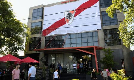 La hinchada de River ya llegó a Santiago del Estero. La hinchada de River ya llegó a Santiago del Estero.