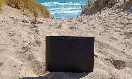 se llevaron el modem de internet de vacaciones porque sus hijos no quisieron ir con ellos: dijeron que seria aburrido se llevaron el modem de internet de vacaciones porque sus hijos no quisieron ir con ellos: dijeron que seria aburrido