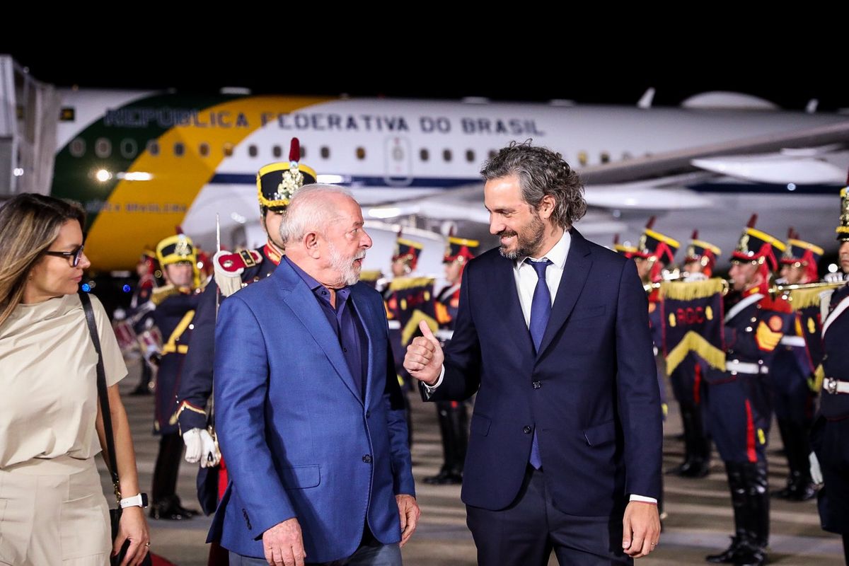El presidente brasilero fue recibido por el canciller argentino Santiago Cafiero.