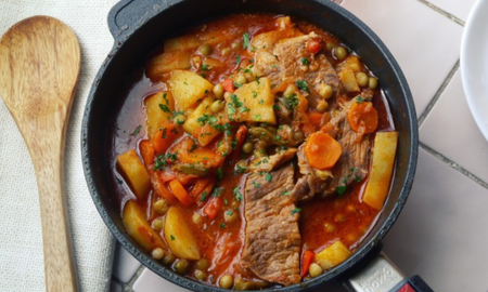 MasterChef: cómo hacer bifes a la portuguesa, el plato que Claudia Villafañe le dedicó a su abuela MasterChef: cómo hacer bifes a la portuguesa, el plato que Claudia Villafañe le dedicó a su abuela