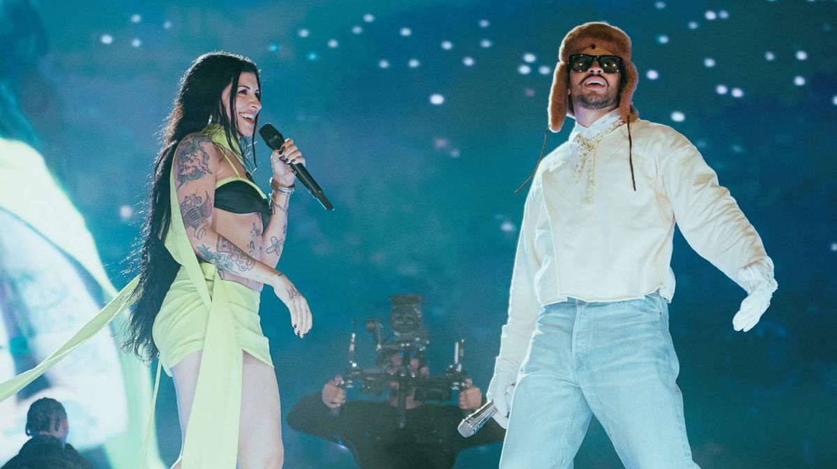 Bad Bunny y Cazzu. (Dale Play) Bad Bunny y Cazzu. (Dale Play)