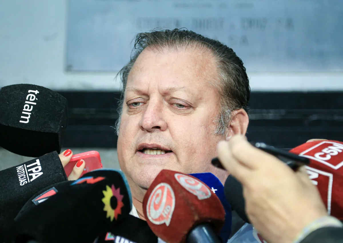 Pablo Biró, titular de APLA, del Directorio de la empresa, impugnará a la Asamblea ante la justicia. Pablo Biró, titular de APLA, del Directorio de la empresa, impugnará a la Asamblea ante la justicia.