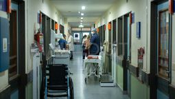 El Hospital de Niños registra un aumento del 30% en la demanda general. La pérdida de cobertura médica y la crisis económica explican el fenómeno.