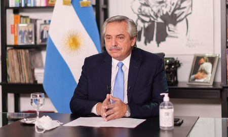 Con un mensaje grabado, el presidente Alberto Fernández anunció nuevas medidas de restricción para el Amba ante el incremento de los casos de coronavirus en la última semana. Con un mensaje grabado, el presidente Alberto Fernández anunció nuevas medidas de restricción para el Amba ante el incremento de los casos de coronavirus en la última semana.
