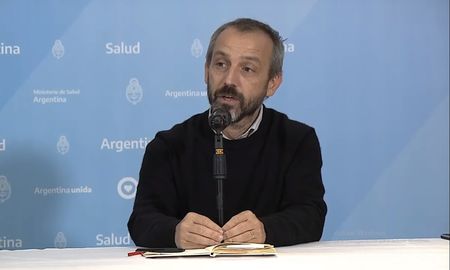 Omar Sued explicó por qué no son recomendables las reuniones familiares durante las fiestas de año nuevo. Omar Sued explicó por qué no son recomendables las reuniones familiares durante las fiestas de año nuevo.
