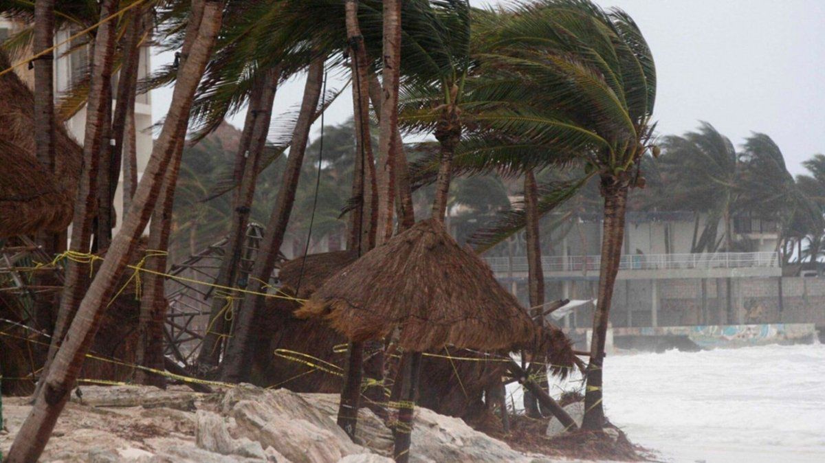 Este miércoles, el huracán Zeta golpeó la costa de Lousiana con vientos cercanos a los 180 kilómetros por hora.