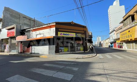 El robo ocurrió el 9 de octubre pasado cuando un grupo de ladrones ingresó tras realizar varios boquetes en el techo del local. El robo ocurrió el 9 de octubre pasado cuando un grupo de ladrones ingresó tras realizar varios boquetes en el techo del local.