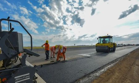 Durante la gestión de Fernández se iniciaron poco más de 6.700 obras, pero el 40% (unas 2.700 obras) no se finalizaron. De ese total, el 54% no presentaron ningún tipo de avance físico en el actual gobierno. Durante la gestión de Fernández se iniciaron poco más de 6.700 obras, pero el 40% (unas 2.700 obras) no se finalizaron. De ese total, el 54% no presentaron ningún tipo de avance físico en el actual gobierno.