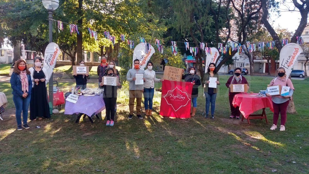 Feriantes piden poder seguir trabajando