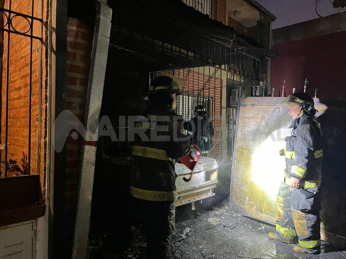 Bomberos Zapadores de la Unidad Regional I trabajaron para apagar el incendio. Bomberos Zapadores de la Unidad Regional I trabajaron para apagar el incendio.