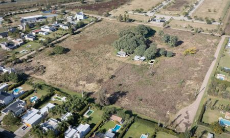 El complejo Terrazas de Ayres se ubica detrás del country Aires del Llano. Ahí se iban a levantar locales comerciales y departamentos. El complejo Terrazas de Ayres se ubica detrás del country Aires del Llano. Ahí se iban a levantar locales comerciales y departamentos.