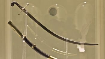 El Regimiento de Granaderos quedará a cargo de la guarda, custodia, preservación, seguridad e integridad del bien histórico.