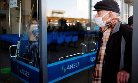 Hasta septiembre, el haber mínimo subió de $ 29.061 a $ 43.353; un aumento del 49,2% contra una inflación en los primeros nueve meses de este año del 66,1%. Hasta septiembre, el haber mínimo subió de $ 29.061 a $ 43.353; un aumento del 49,2% contra una inflación en los primeros nueve meses de este año del 66,1%.