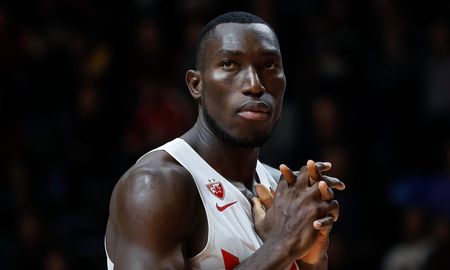 El pivote Michael Ojo de 27 año murió de un ataque cardíaco mientras entrenaba para volver a jugar con el Partizán de Serbia. El pivote Michael Ojo de 27 año murió de un ataque cardíaco mientras entrenaba para volver a jugar con el Partizán de Serbia.