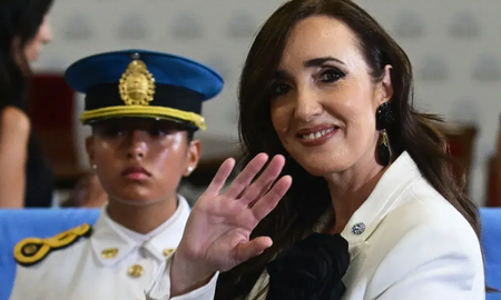 rosa negra: el curioso look de la vicepresidenta victoria villarruel rosa negra: el curioso look de la vicepresidenta victoria villarruel