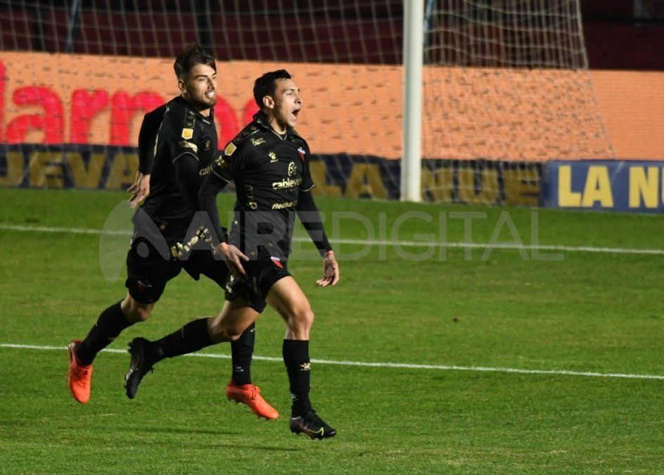 Colón derrotó 1-0 a Gimnasia y quedó como líder provisorio del Torneo de la Liga Profesional.