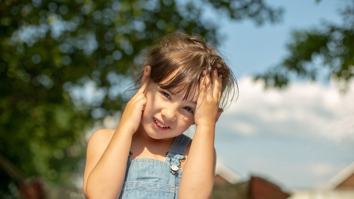 Las actividades en piletas y playas favorecen la aparición de otitis externa por acumulación de agua en los oídos. Las actividades en piletas y playas favorecen la aparición de otitis externa por acumulación de agua en los oídos.