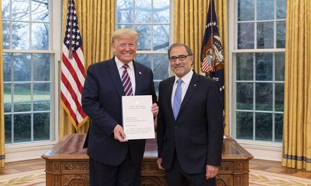 El designado embajador en Estados Unidos, Jorge Argüello junto al presidente de Estados Unidos, Donald Trump. Prensa Cancillería. El designado embajador en Estados Unidos, Jorge Argüello junto al presidente de Estados Unidos, Donald Trump. Prensa Cancillería.