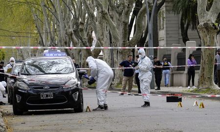 El corresponsal de AIRE en Rosario, Rodrigo Miró, informó que la víctima Ingresó sin vida al hospital Roque Sáenz Peña. El corresponsal de AIRE en Rosario, Rodrigo Miró, informó que la víctima Ingresó sin vida al hospital Roque Sáenz Peña.