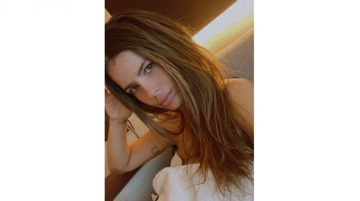 Eugenia China Suárez se robó el suspiro de todos con una imagen de alto voltaje en la habitación que comparte con el cantante.