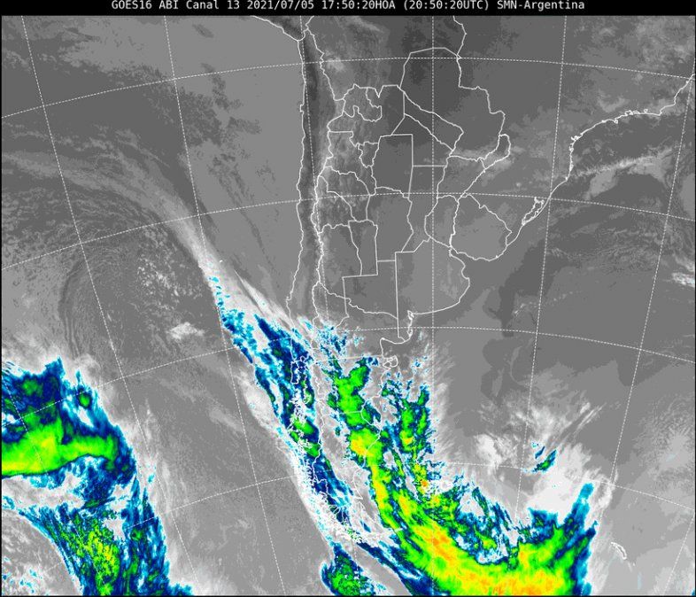 Imagen satelital del tiempo a las 17.50 horas del lunes.
