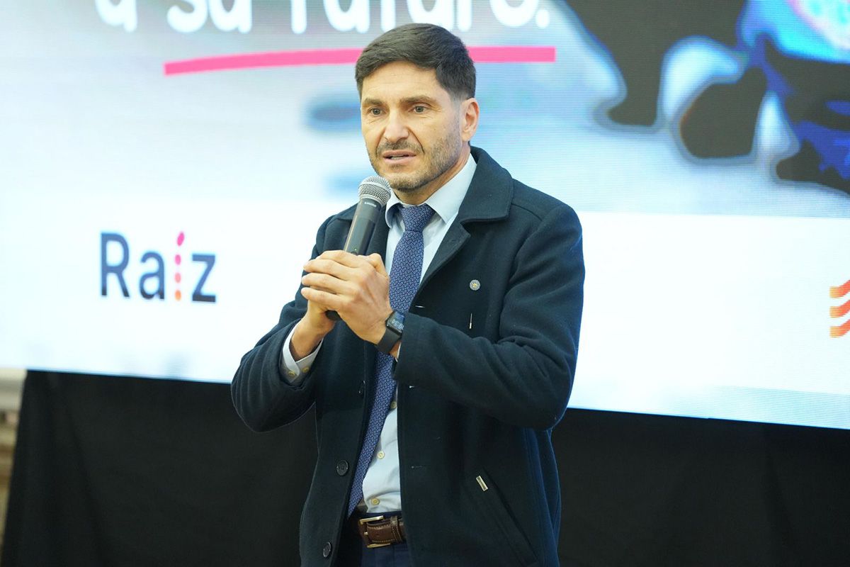 El gobernador de Santa Fe Maximiliano Pullaro presentó este lunes los resultados de la segunda Evaluación Santafesina de Lectura, realizada en octubre de 2025 a estudiantes de segundo grado de escuelas públicas y privadas de toda la provincia.