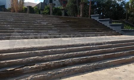 En el texto también recalcaron la rotura de los pilares de las barandas y de los caños. No puedo creer que hagan obras que mejoran el espacio urbano destruyendo lo que hay a su alrededor, finalizó el reclamo. En el texto también recalcaron la rotura de los pilares de las barandas y de los caños. No puedo creer que hagan obras que mejoran el espacio urbano destruyendo lo que hay a su alrededor, finalizó el reclamo.