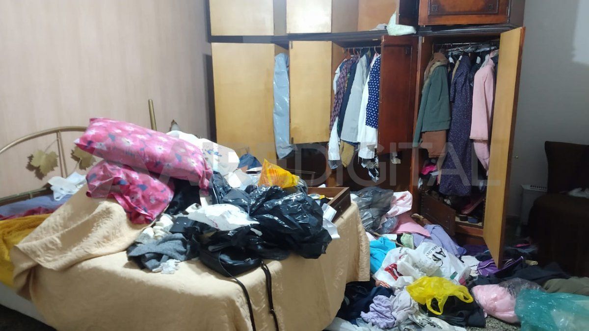 Así quedó una de las habitaciones de la casa desvalijada en Salvador del Carril al 1200.&nbsp;