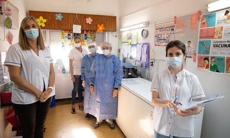Las vacunas serán aplicadas en 100 trabajadores de los más de 300 que tiene el hospital. Las vacunas serán aplicadas en 100 trabajadores de los más de 300 que tiene el hospital.