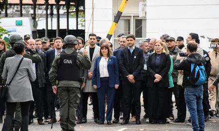 Pullaro volvió a endurecer su discurso, criticó a quienes lo acusan de ser mano dura y sostuvo que los delincuentes “no son víctimas”. Pullaro volvió a endurecer su discurso, criticó a quienes lo acusan de ser mano dura y sostuvo que los delincuentes “no son víctimas”.