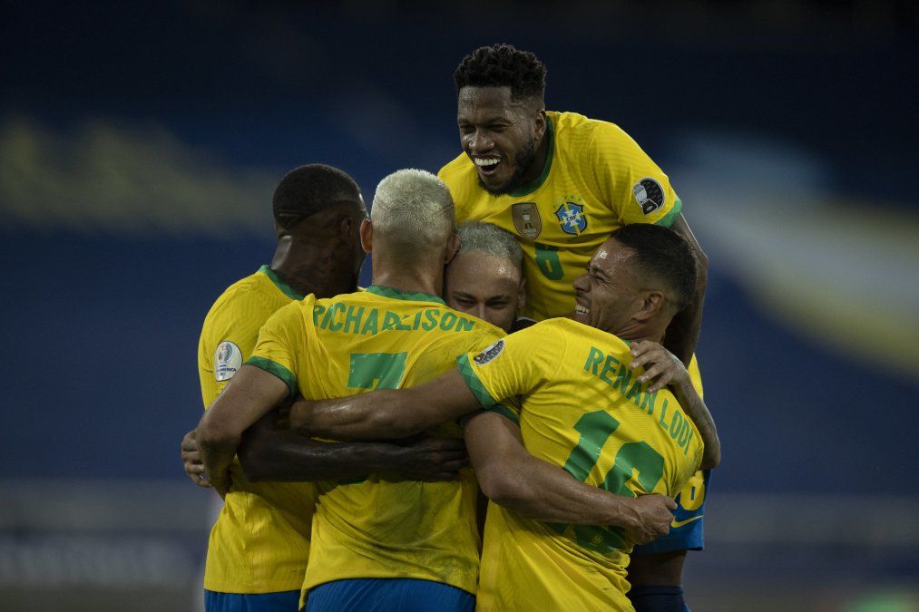 La Canarinha venció sin complicaciones a Perú y no recibió goles en los últimos seis partidos.