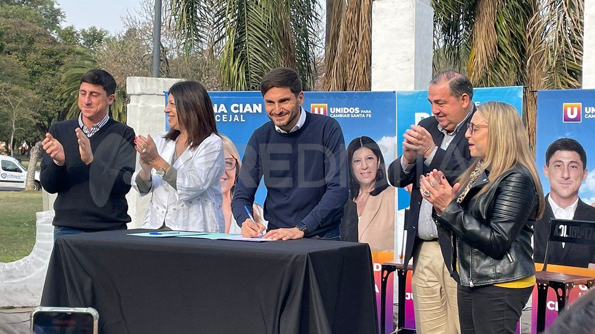 Pullaro y Poletti destacaron la importancia de un triunfo de Clara García para Diputados.