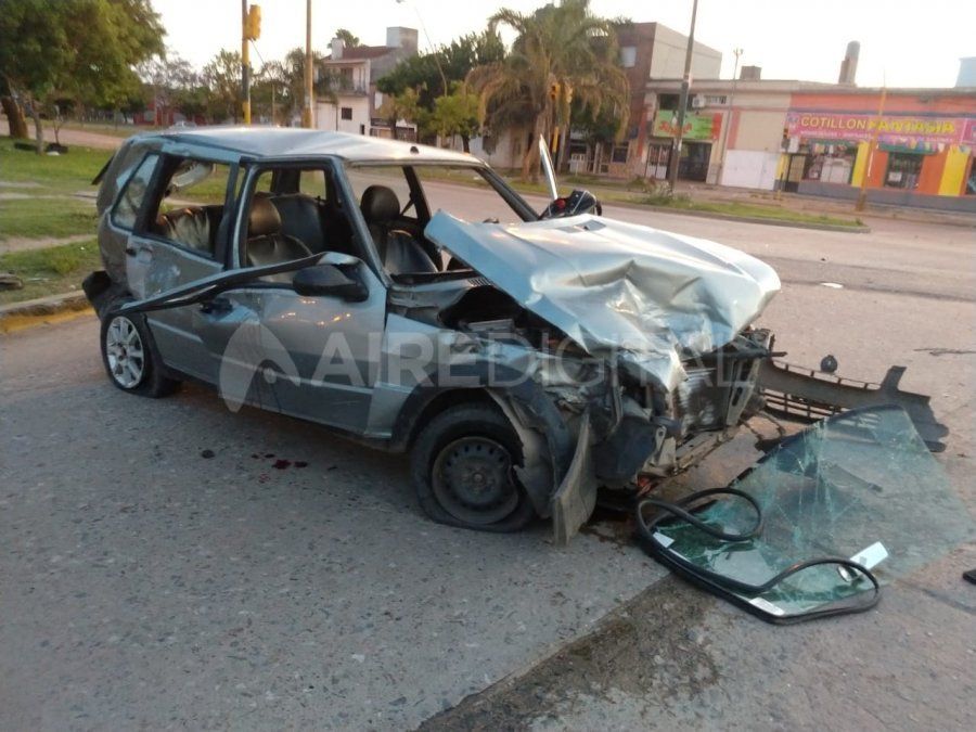 Chocaron, escaparon del coche y dejaron en el interior a una mujer herida