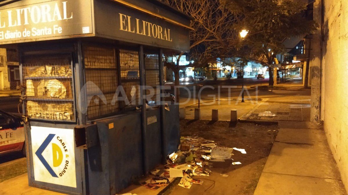 Puesto de diarios y revistas - Facundo Zuviría y Pedro de Vega