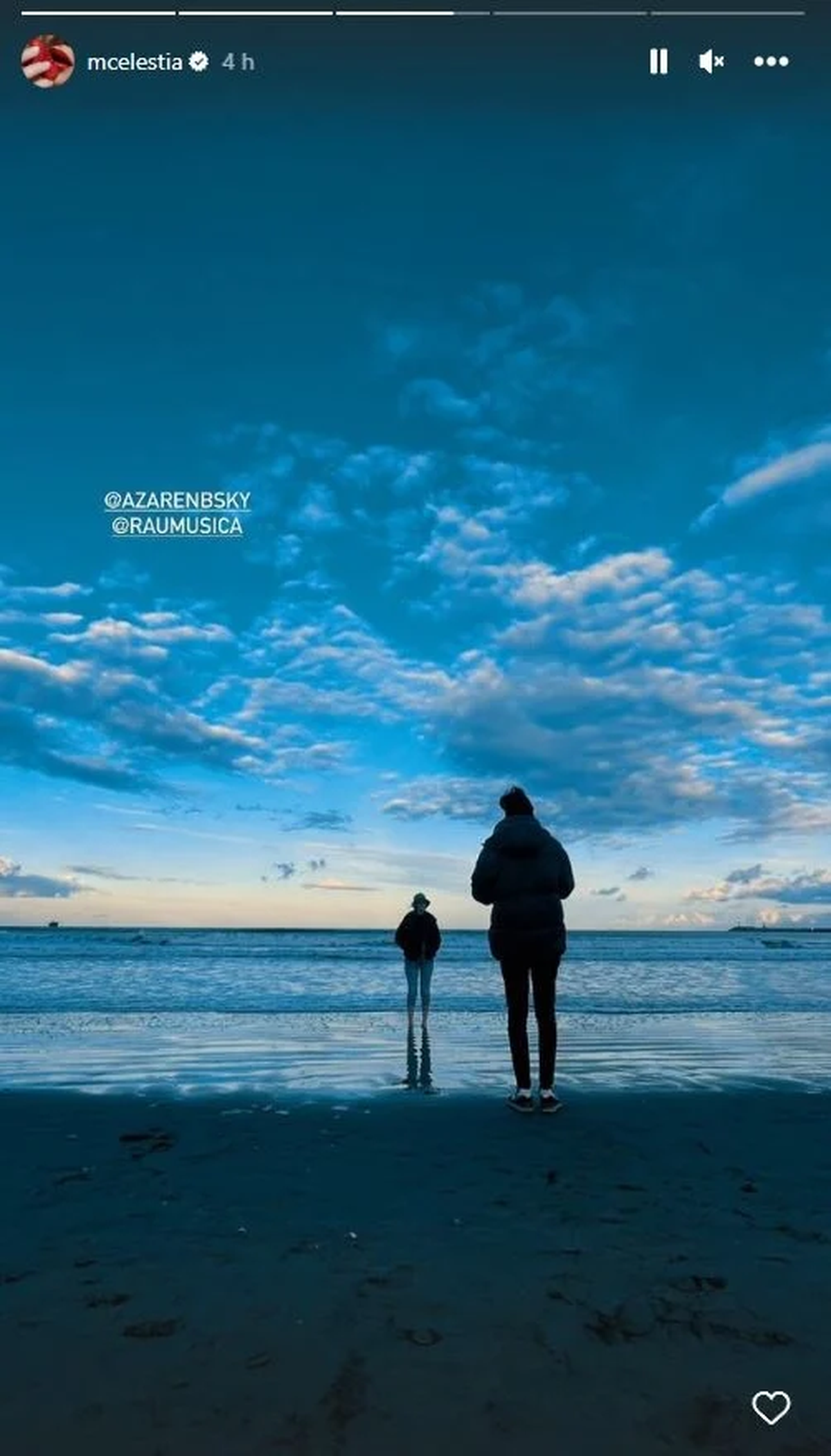 Celeste Cid junto a Abril Sosa.